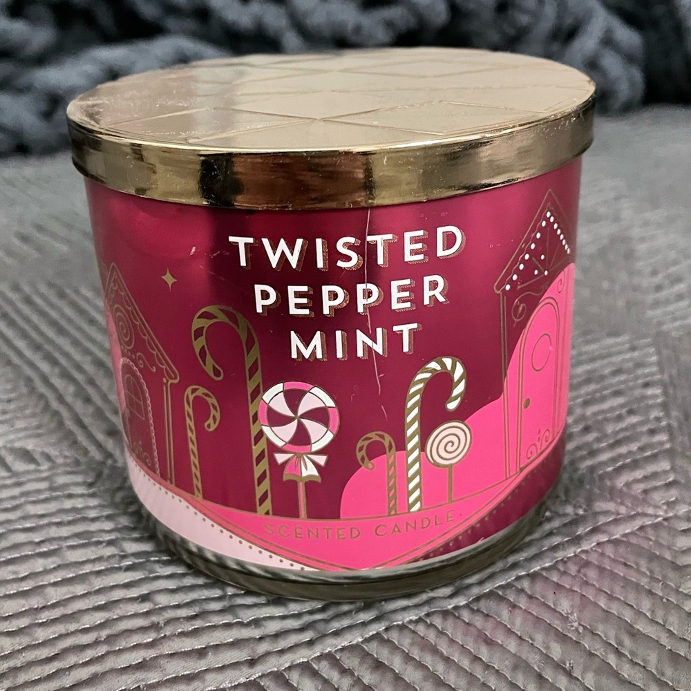 Twisted Peppermint Candle